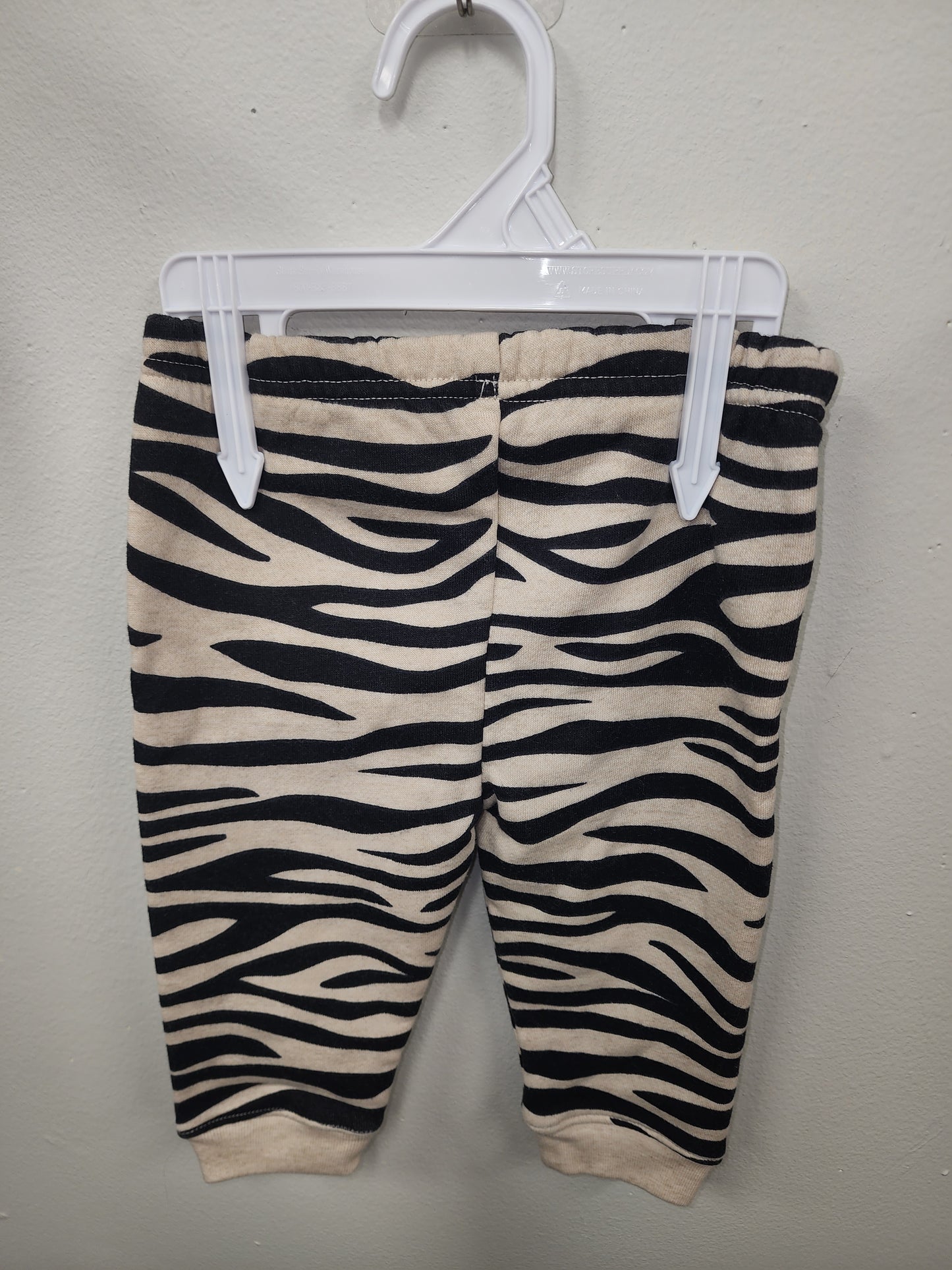 3pc girls 6/9 month shirt and 2 pants