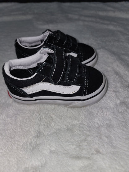 Boys Van's shoes size 4.5