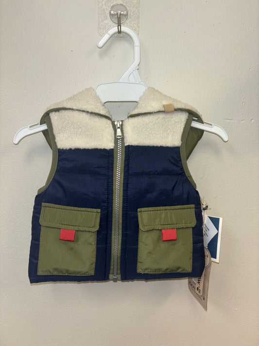 Boys Bearpaw vest. 6-9m