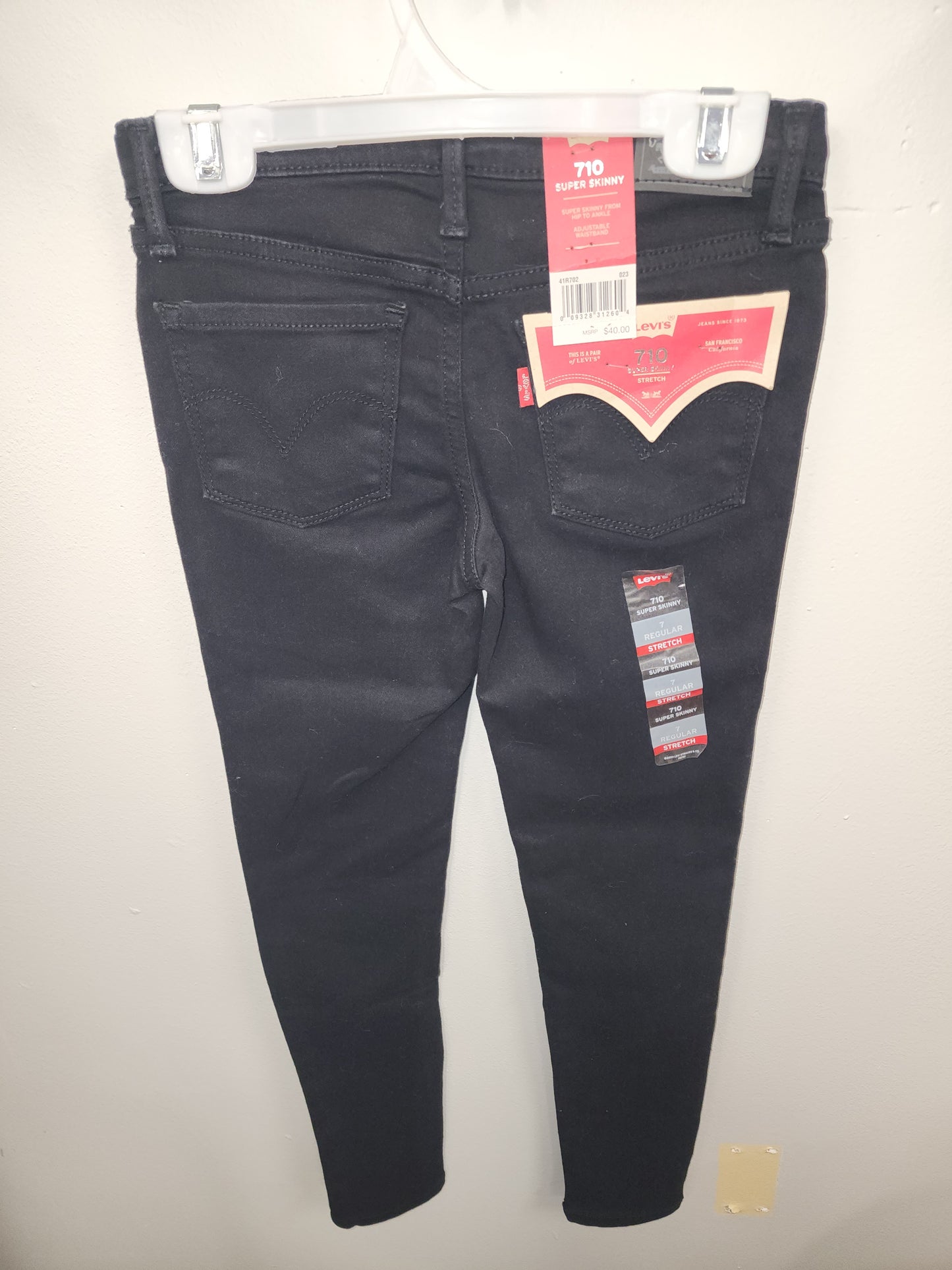 New Levi's skins Jean's size 7