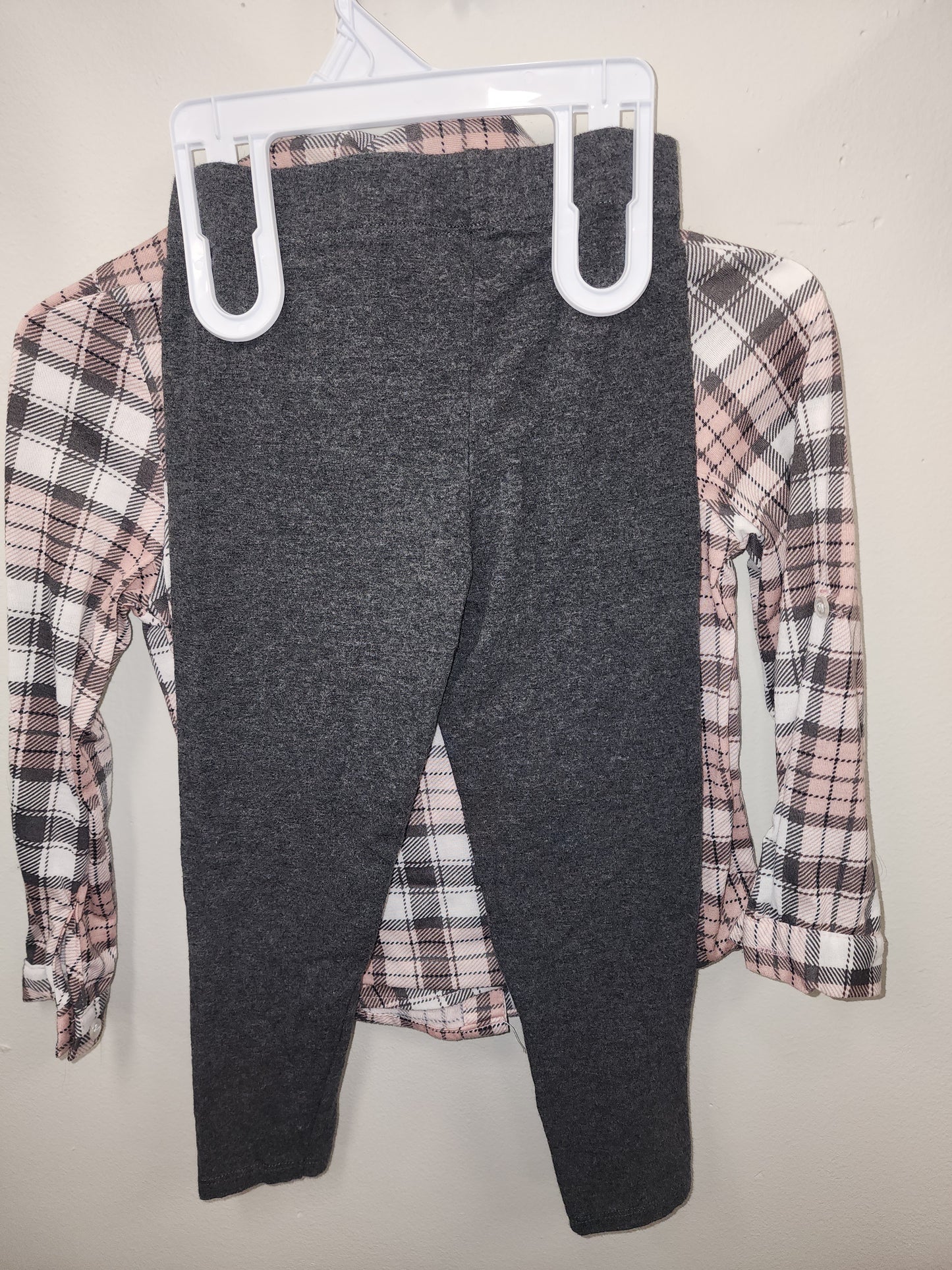 Girls shirt and pants outfit size 4t